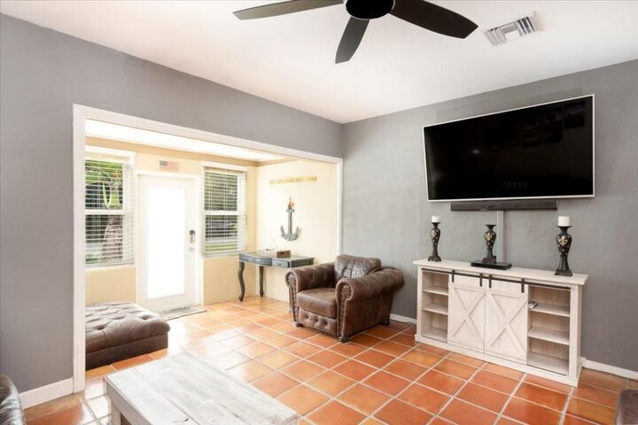 Property Photo:  501 SW 12th Court  FL 33315 