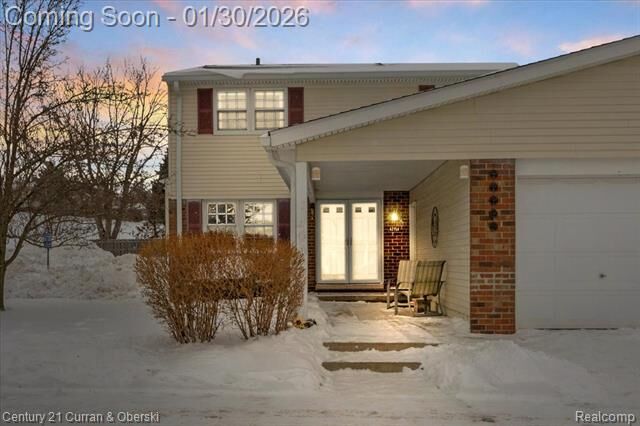 Property Photo:  42154 Farragut Court  MI 48167 