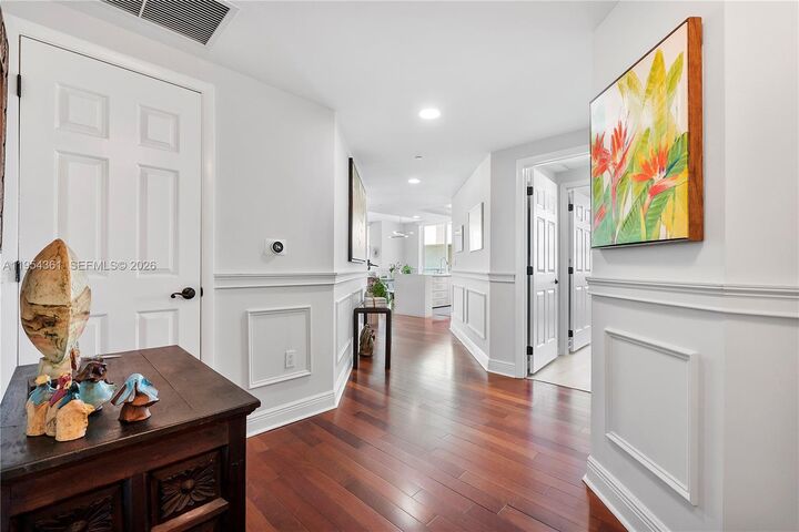 Property Photo:  1819 SE 17th St 604  FL 33316 