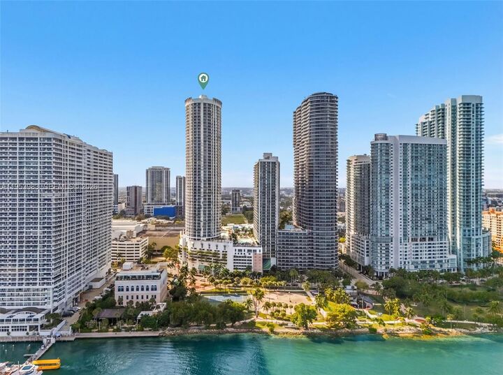 Property Photo: 1750 N Bayshore Dr 1407 FL 33132