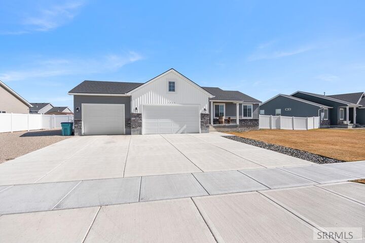 Property Photo:  3866 Ola Vista Avenue  ID 83401 