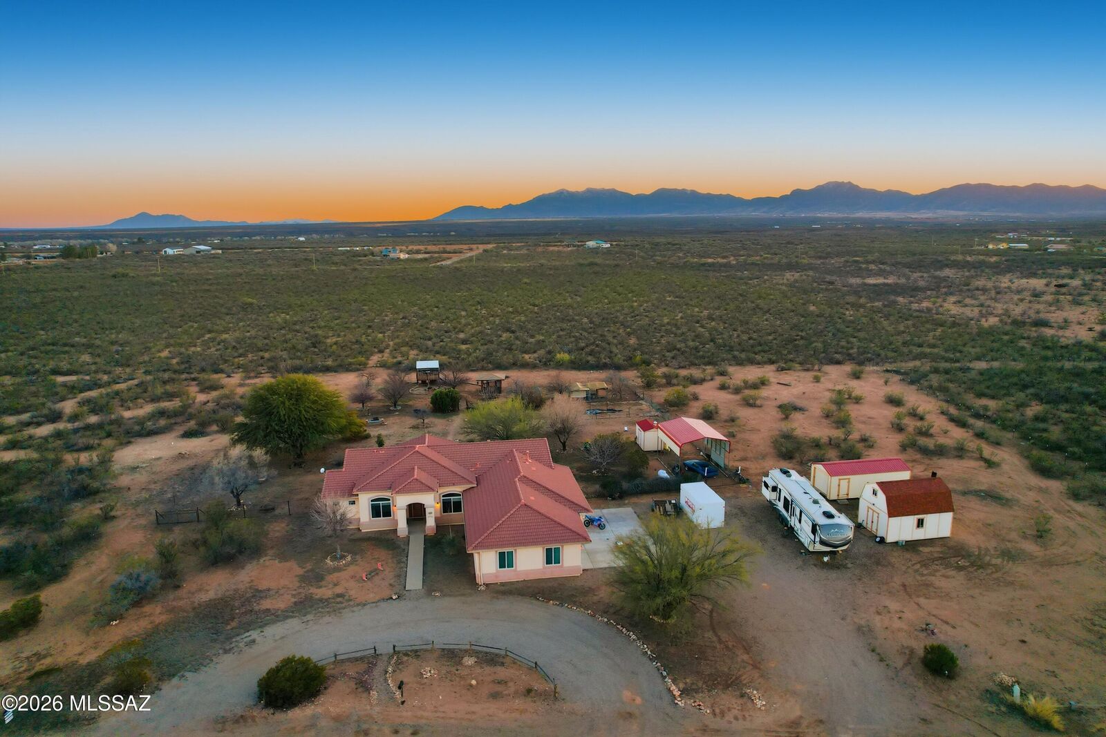 Property Photo:  1160 E Javelina Crossing Drive  AZ 85616 