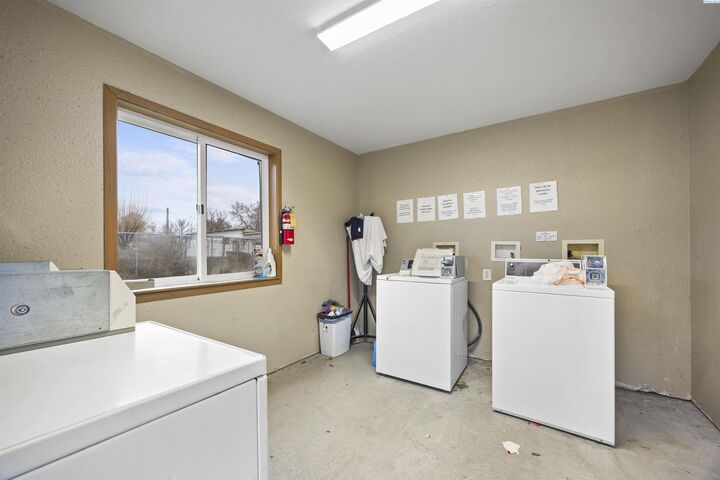 Property Photo:  313 E 3rd Street  WA 98932 