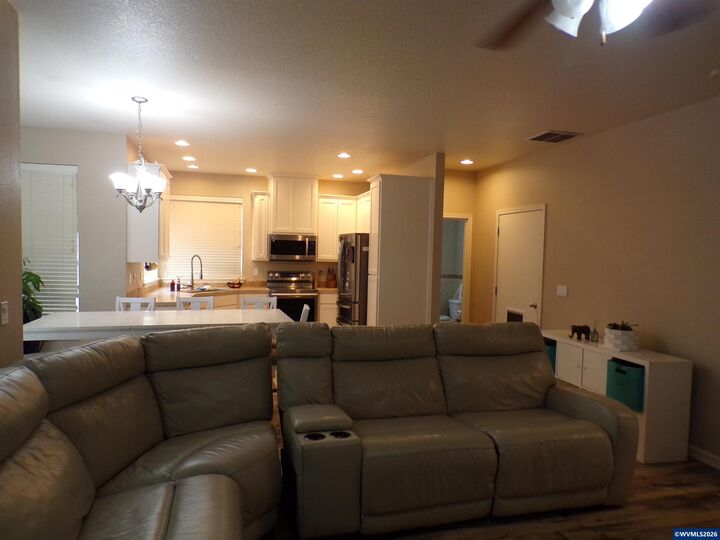 Property Photo:  2542 Baines Blvd  OR 97302 