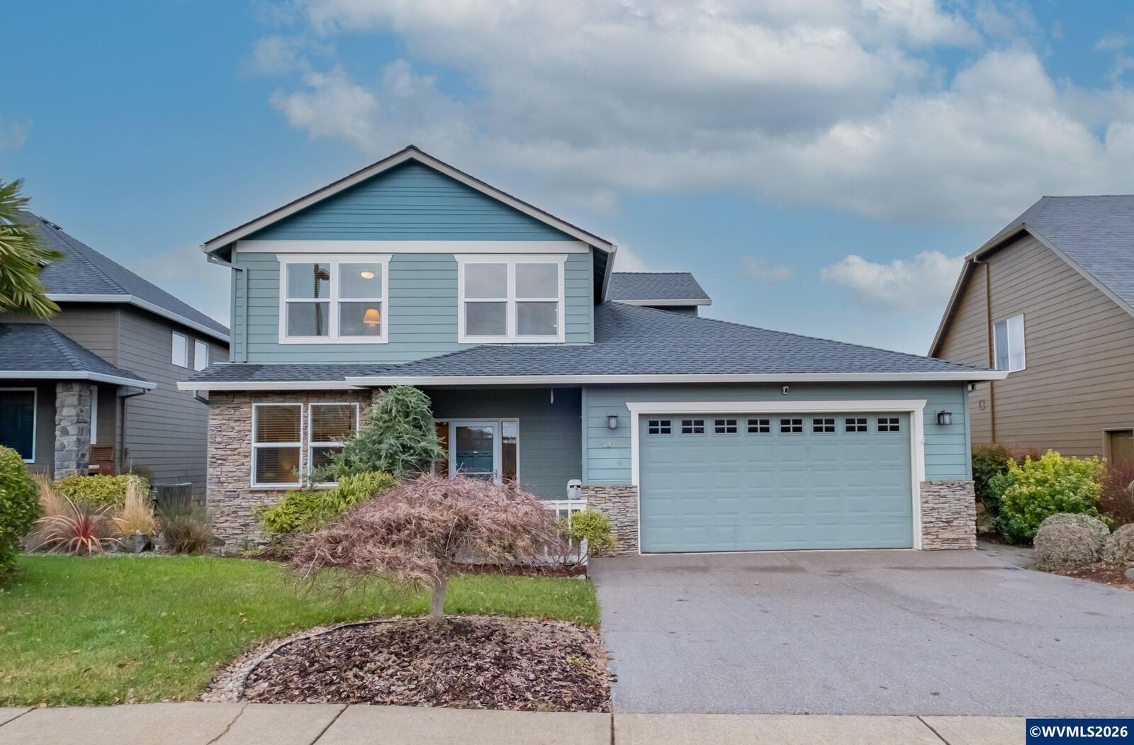 Property Photo:  527 Grandover Av SE  OR 97306 