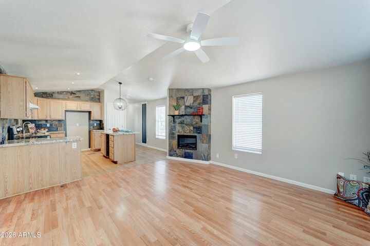 Property Photo: 1423 E 19th Avenue AZ 85119