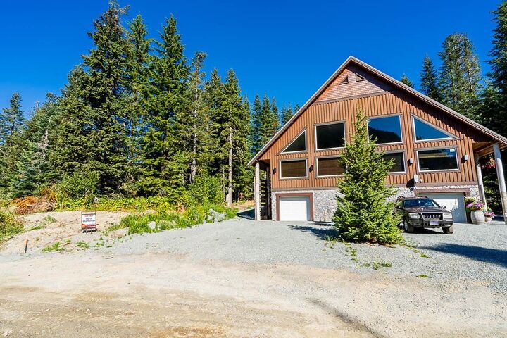 Property Photo: 46933 Laurel Place 1 BC V0M 1A1