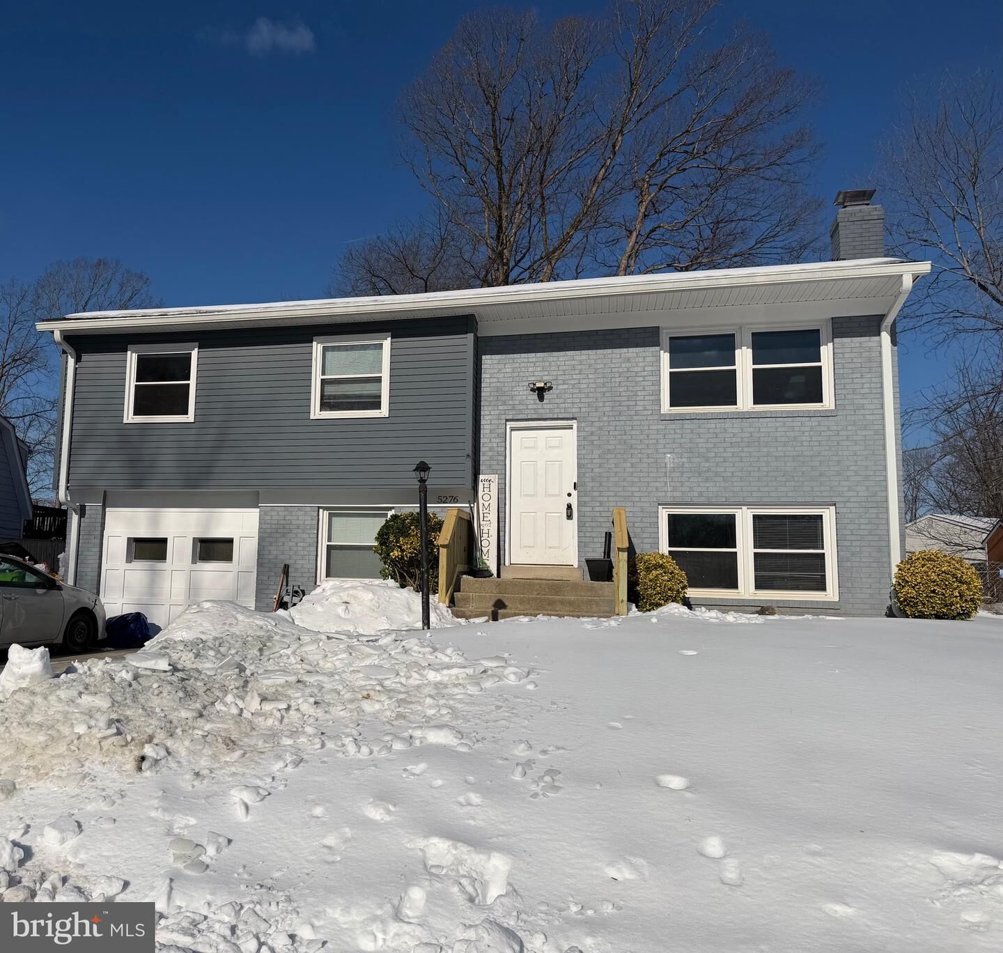 Property Photo:  5276 Mantle Court  VA 22193 