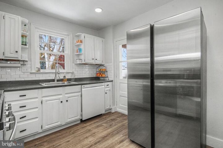 Property Photo:  211 Atkins Avenue  DE 19805 