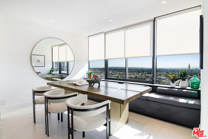 Property Photo:  10724 Wilshire Blvd  CA 90024 