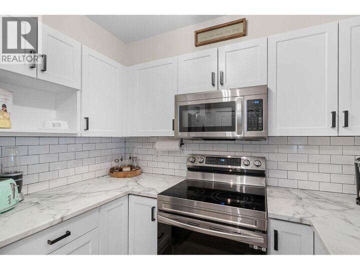 Property Photo:  567 Yates Road 204  BC V1V 2V4 