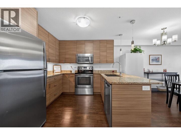 Photo de la propriété:  1200 Harrison Place 306  BC V1S 1M1 