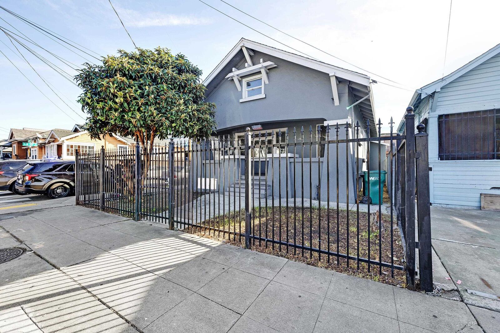 Property Photo:  1464 35th Ave  CA 94601 