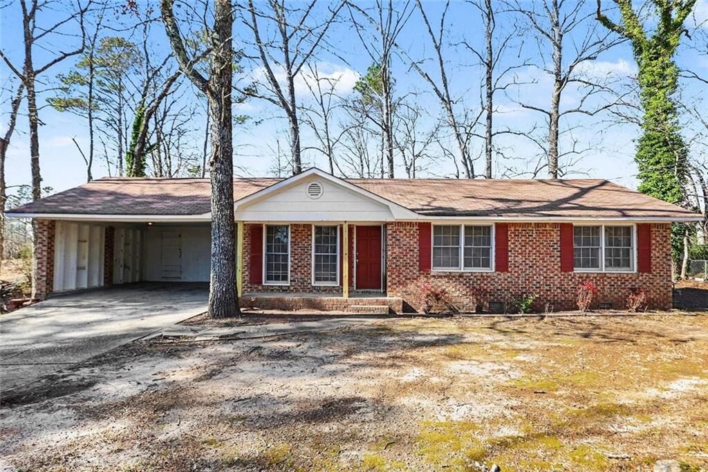 Property Photo:  215 Lakeview Drive  GA 30179 