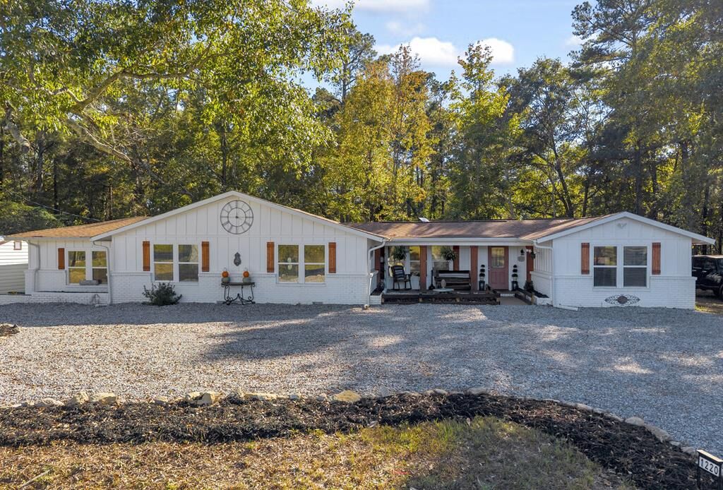 Property Photo:  1220 Lagrange Highway  GA 30222 