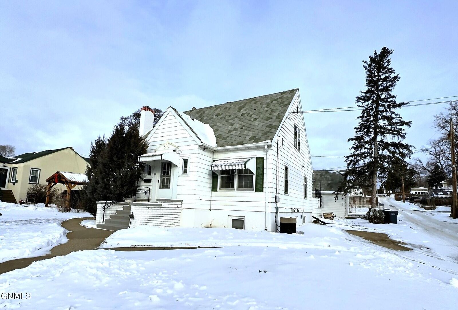 Property Photo: 1208 1st Street NW ND 58554