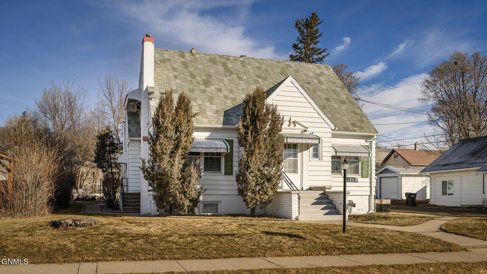 Property Photo:  1208 1st Street NW  ND 58554 