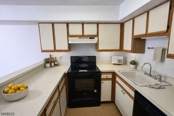 Property Photo:  19 Plauderville Ave 101  NJ 07026 