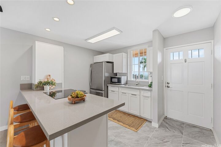 Property Photo: 94-100 Luluka Place L201 HI 96797