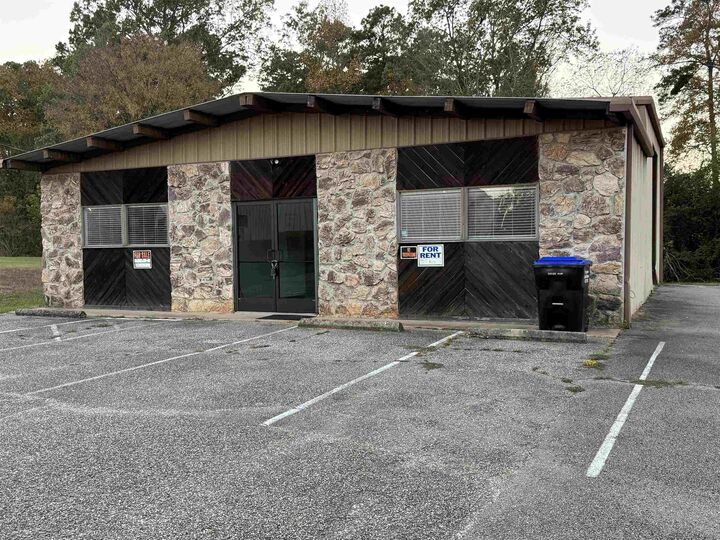 Property Photo:  105 S Ward Dr  TX 75604 