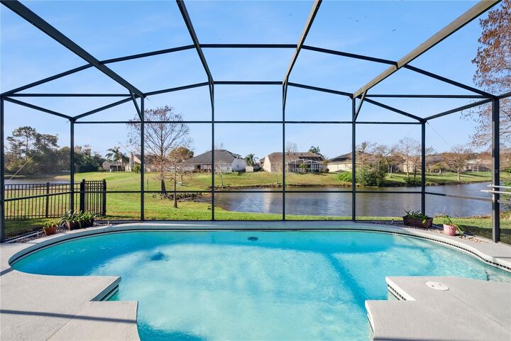 Property Photo: 639 Lakehaven Circle FL 32828