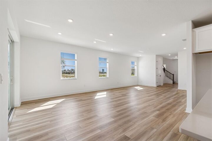 Property Photo: 8007 Seaflower Parkway FL 34210