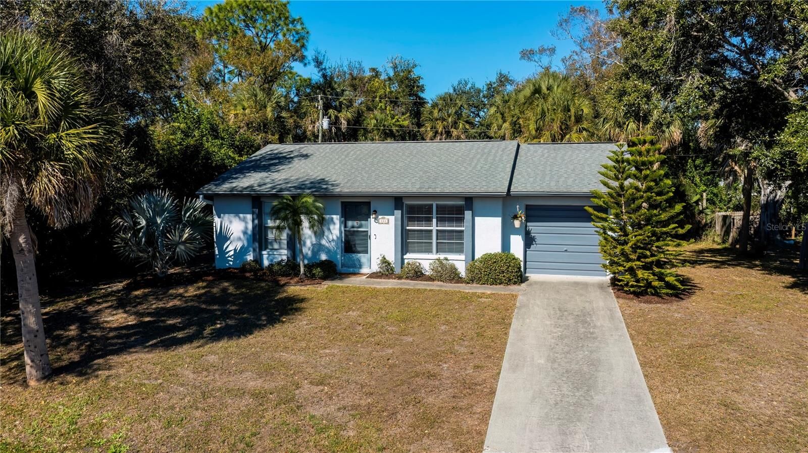 Property Photo: 484 Coronado Road FL 34293