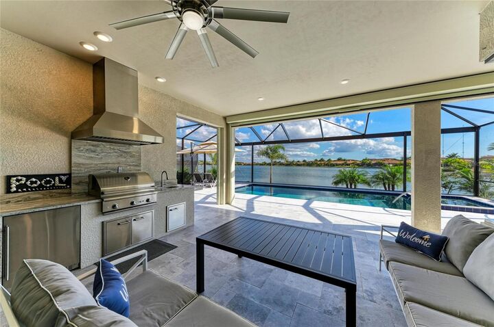 Property Photo: 106 Toscavilla Boulevard FL 34275