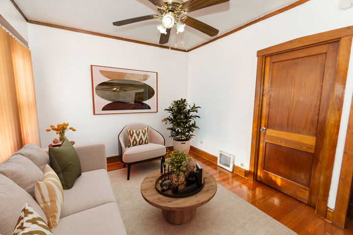 Property Photo:  4440 W Iowa Street  IL 60651 