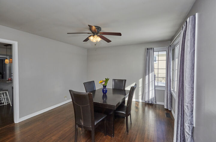 Property Photo:  3N264 N Howard Avenue  IL 60126 