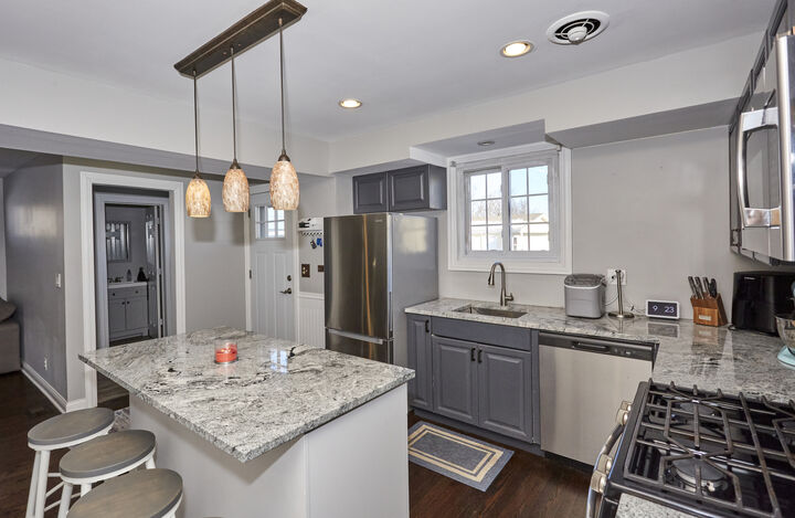 Property Photo:  3N264 N Howard Avenue  IL 60126 