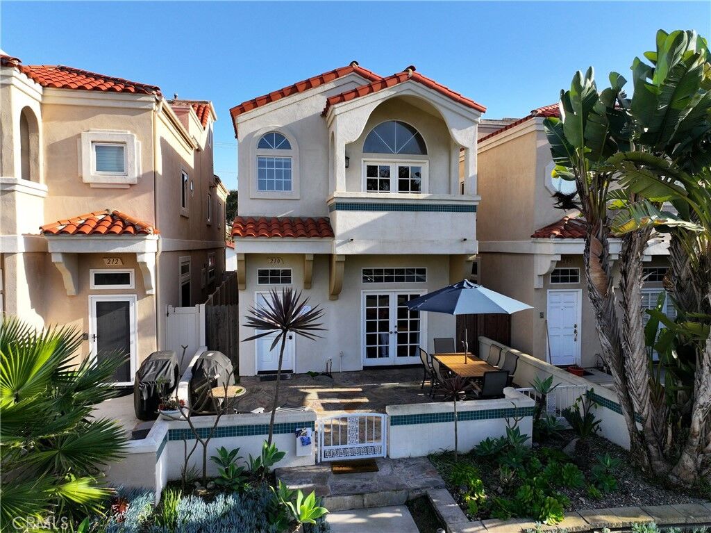 Property Photo:  210 6th  CA 92648 