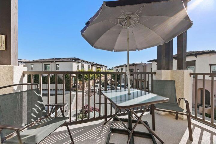 Property Photo:  2233 Solara Lane  CA 92081 