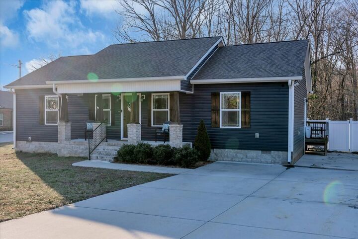 Property Photo: 1554 S Spring St TN 37355