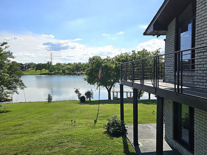 Property Photo:  121 Lake Point Dr  TN 37066 