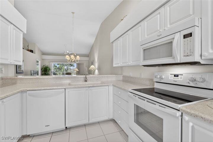 Property Photo:  14301 Hickory Links Court 1623  FL 33912 