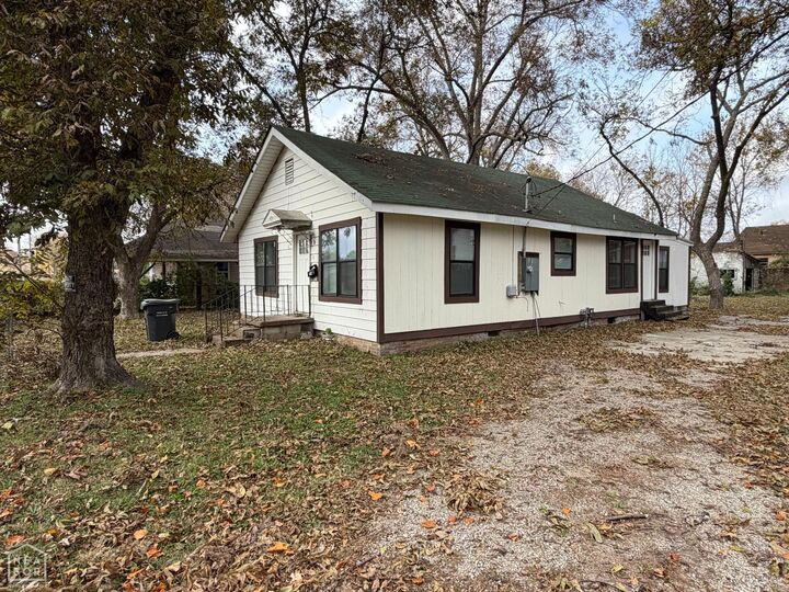 Property Photo:  1412 W Monroe Avenue  AR 72401 