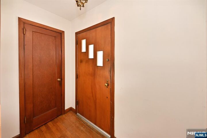 Property Photo:  84 Maplewood Avenue  NJ 07642 