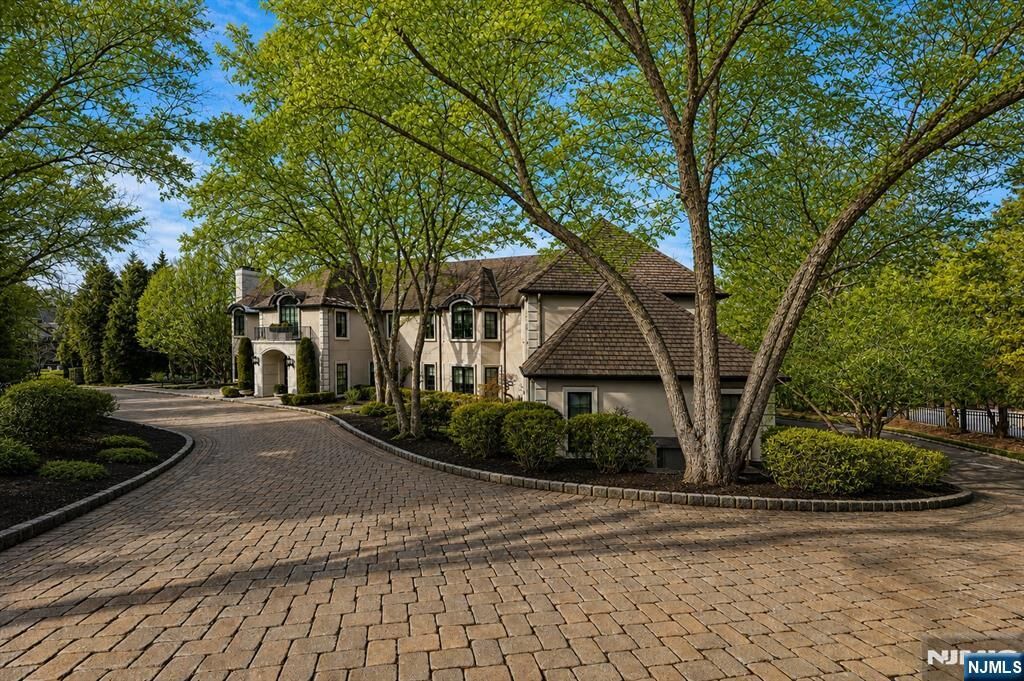 Property Photo:  66 Hoover Drive  NJ 07626 