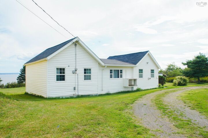 4606 Highway 2 — photo 1