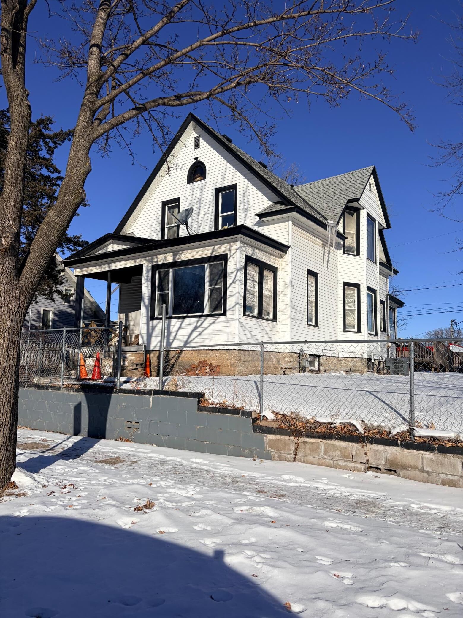 Property Photo:  971 Aurora Avenue  MN 55104 