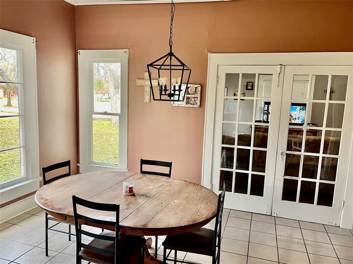 Property Photo: 1023 N Spring Street TX 75140