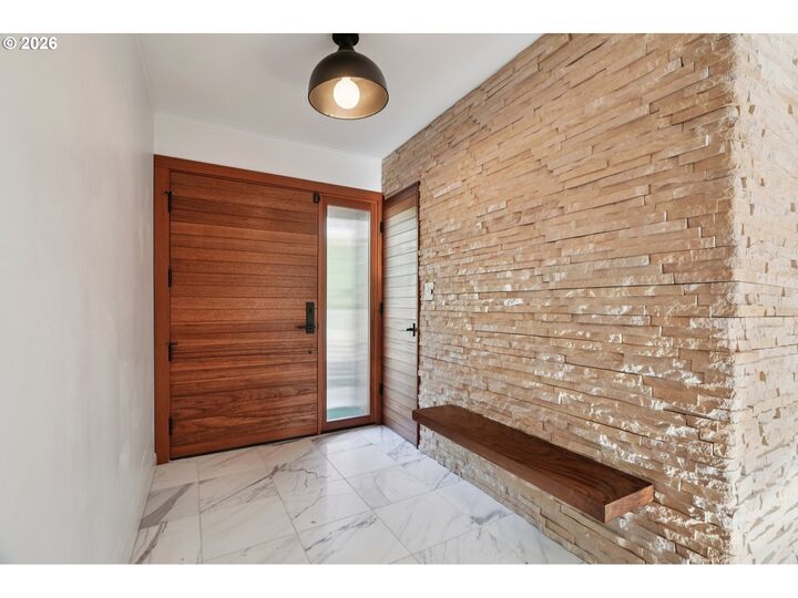 Property Photo:  6487 SW Parkhill Way  OR 97239 