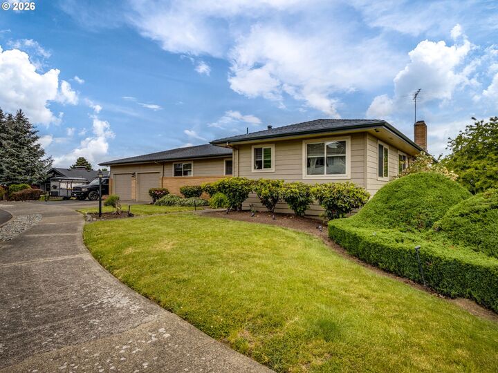 Property Photo: 14029 NE Fremont Ct OR 97230