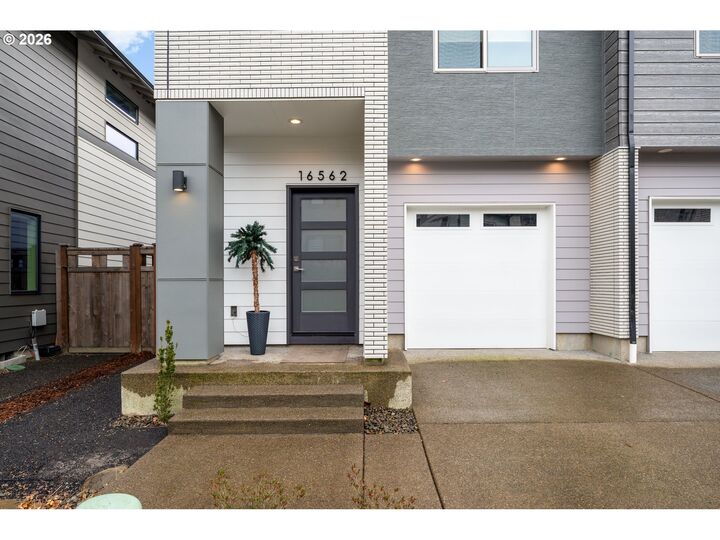 Property Photo:  16562 SE Sunshower Pl  OR 97086 