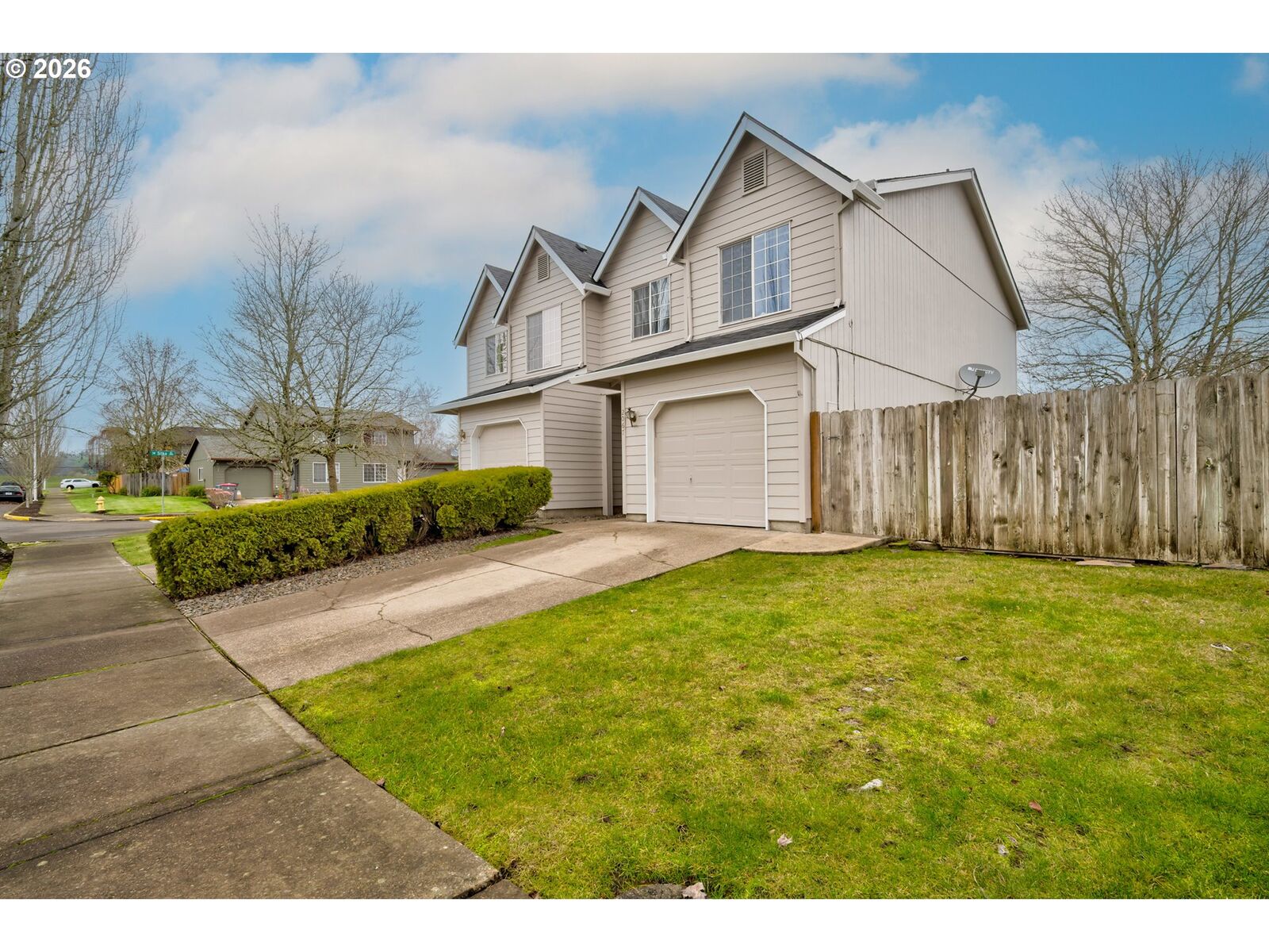 Property Photo: 2067 SW Fellows St OR 97128