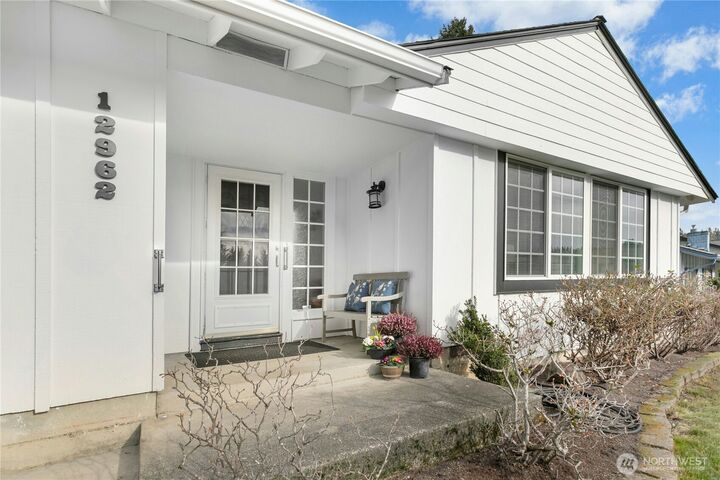 Property Photo: 12962 SE 23rd Street WA 98005