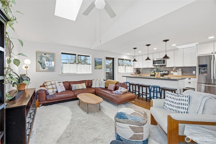 Property Photo:  2404  Cherry Street  WA 98225 