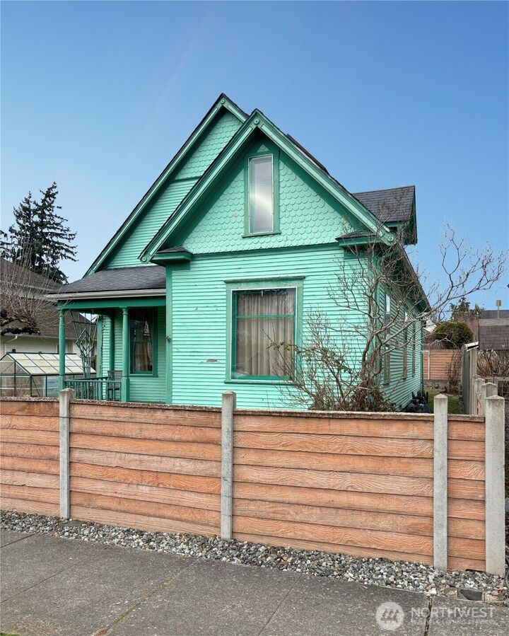 Property Photo:  2119  I Street  WA 98225 