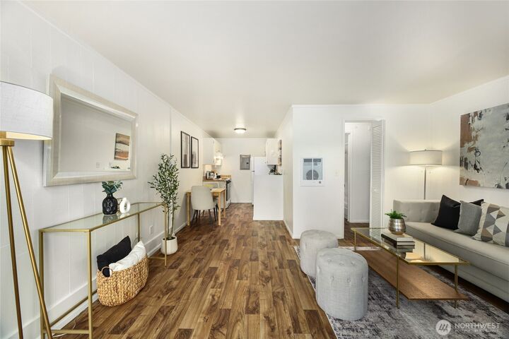 Property Photo:  6779  138th Avenue NE 518  WA 98052 